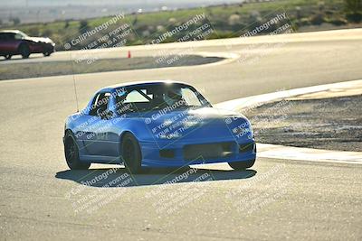 media/Dec-13-2025-Extreme Speed (Sat) [[d129ecb0b9]]/Beginner/Session 3 (Turn 5)/